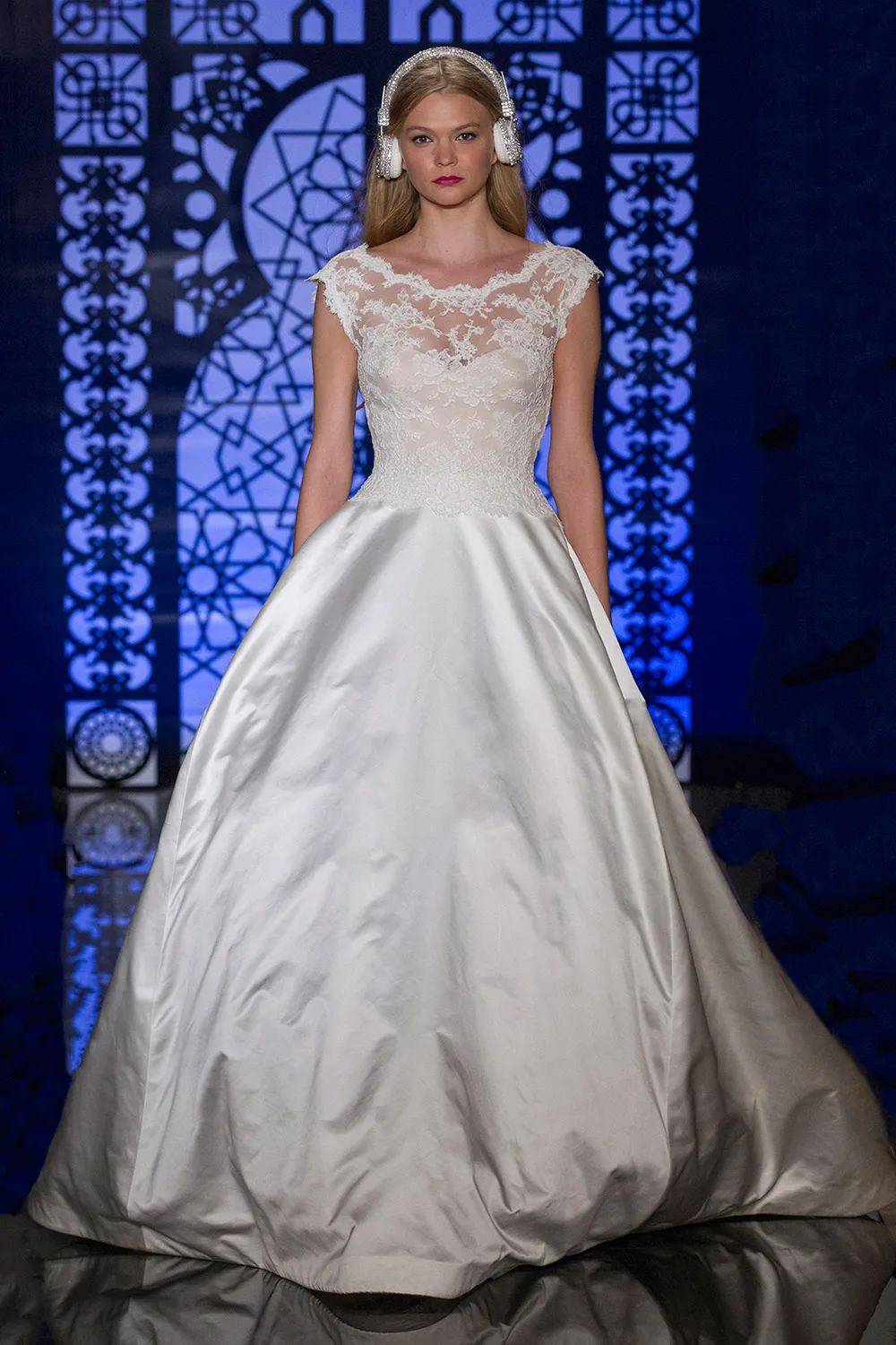 Reem Acra Fall 2016 Bridal Collection. theweddingnotebook.com