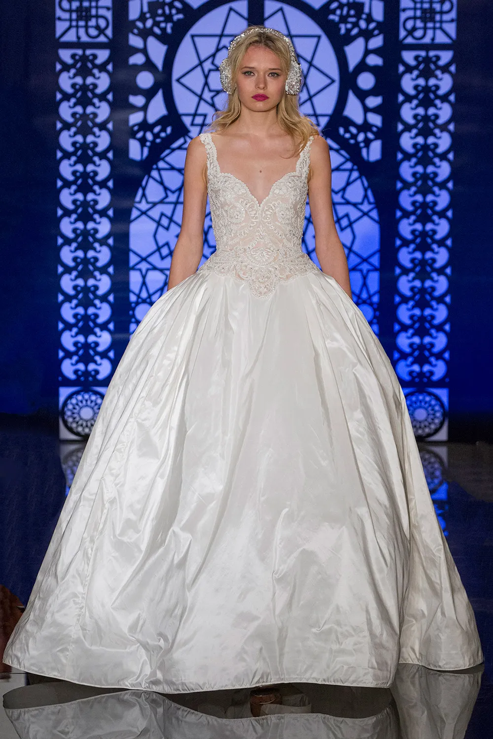 Reem Acra Fall 2016 Bridal Collection. theweddingnotebook.com