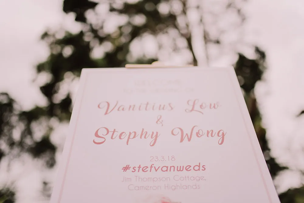 Photo by Chong Yee Photography. theweddingnotebook.com