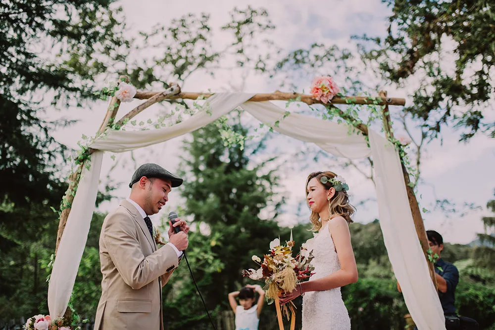 Photo by Chong Yee Photography. theweddingnotebook.com