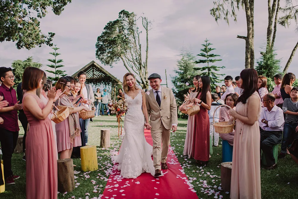 Photo by Chong Yee Photography. theweddingnotebook.com