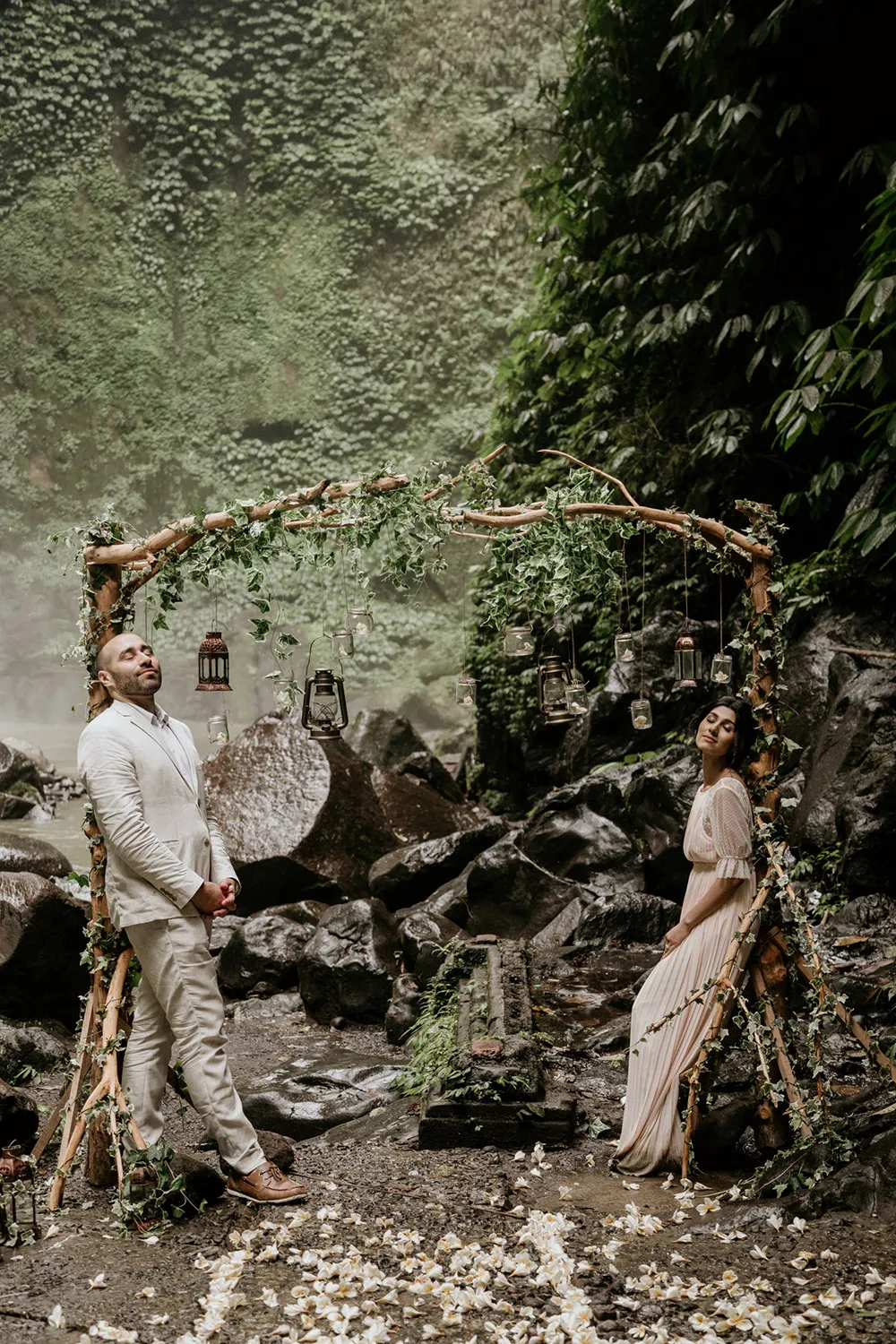 Photo by Fire Wood and Earth. theweddingnotebook.com