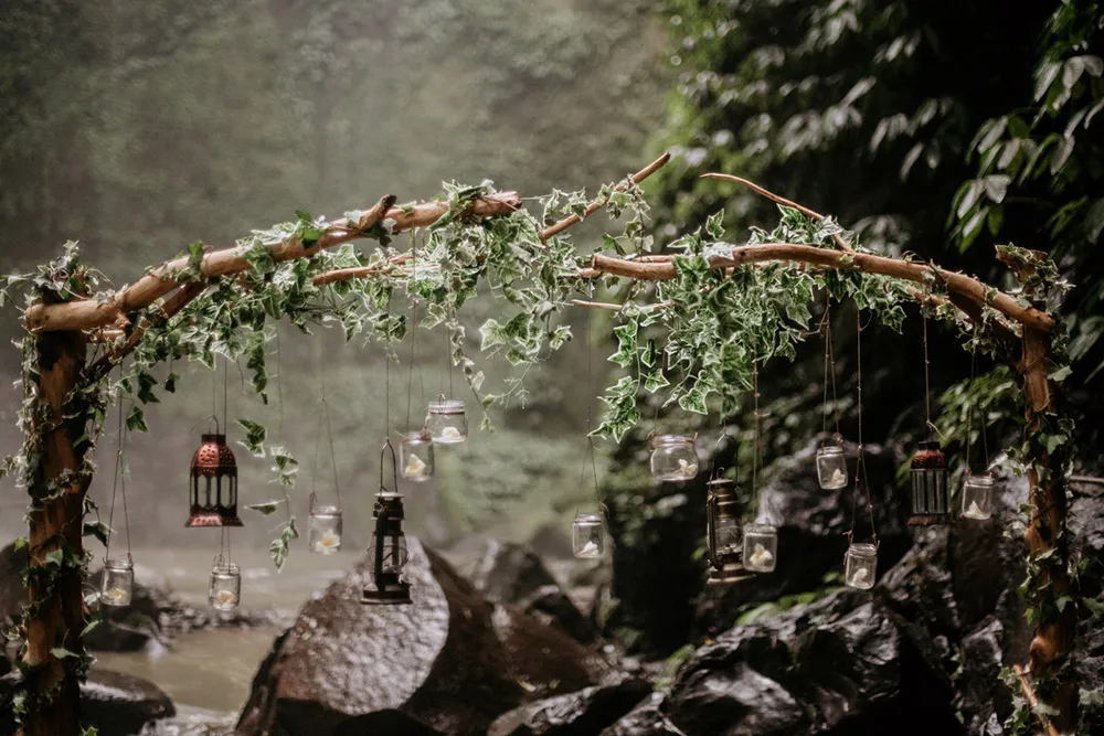 Photo by Fire Wood and Earth. theweddingnotebook.com