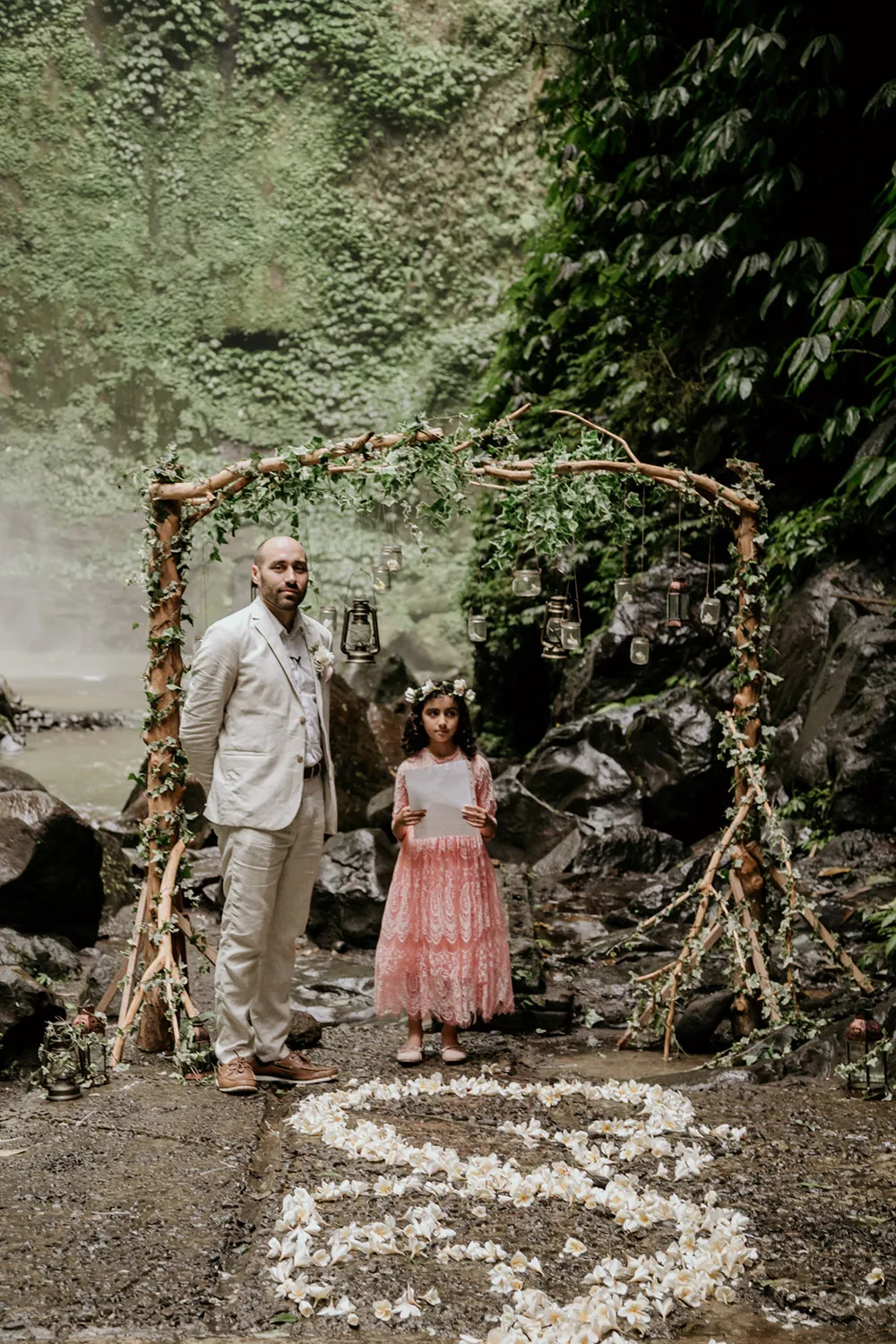 Photo by Fire Wood and Earth. theweddingnotebook.com