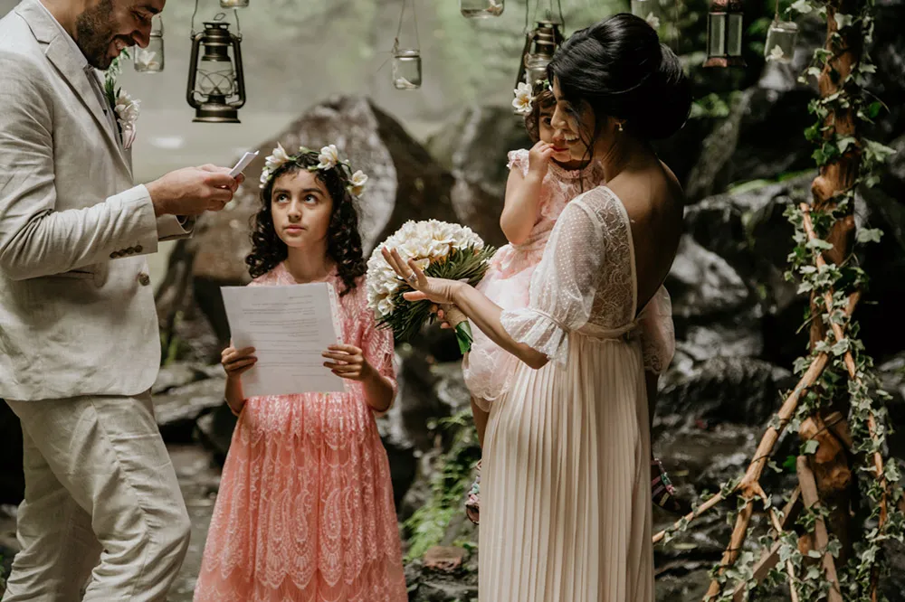 Photo by Fire Wood and Earth. theweddingnotebook.com