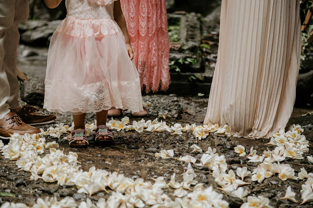 Photo by Fire Wood and Earth. theweddingnotebook.com