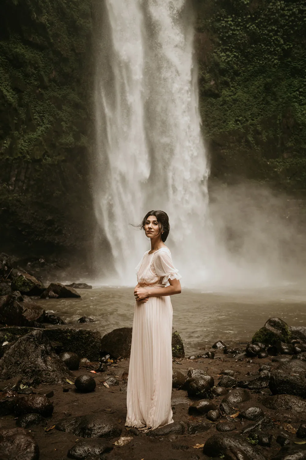 Photo by Fire Wood and Earth. theweddingnotebook.com