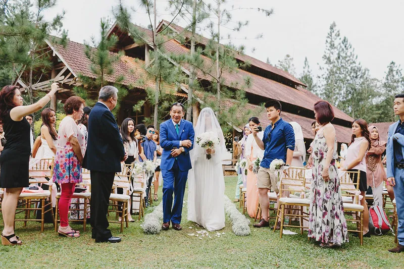 Photo by Jonathan Ong. theweddingnotebook.com