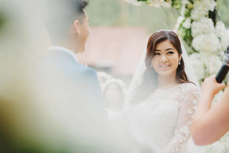 Photo by Jonathan Ong. theweddingnotebook.com