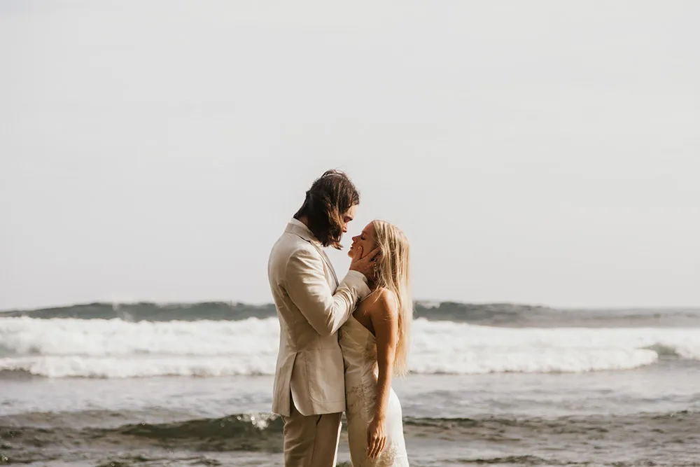 Photo by Fire Wood and Earth. theweddingnotebook.com