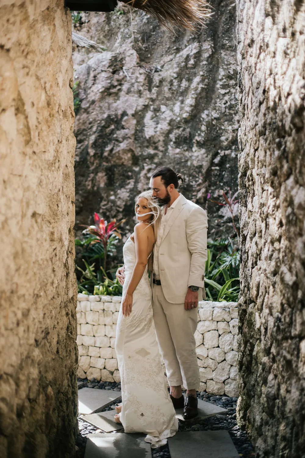 Photo by Fire Wood and Earth. theweddingnotebook.com