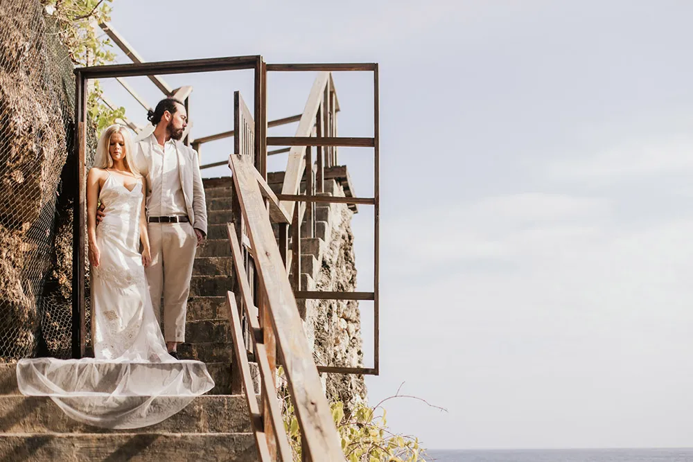 Photo by Fire Wood and Earth. theweddingnotebook.com