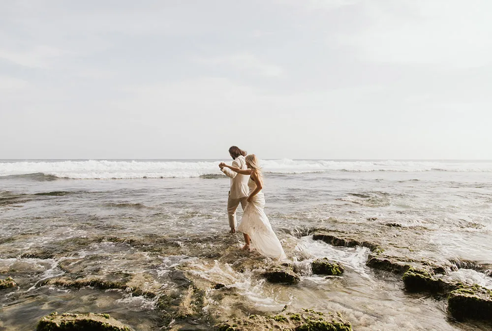 Photo by Fire Wood and Earth. theweddingnotebook.com