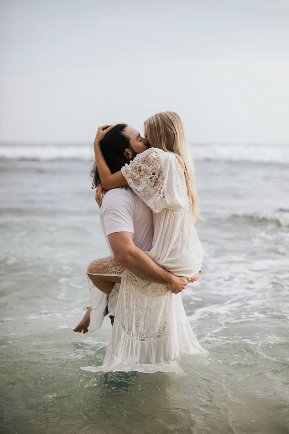 Photo by Fire Wood and Earth. theweddingnotebook.com