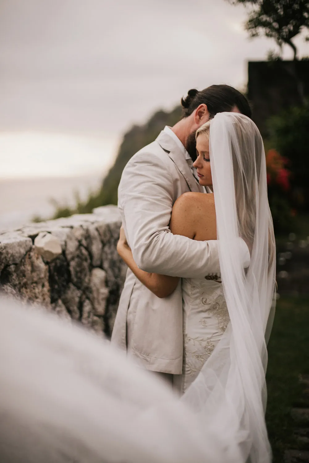 Photo by Fire Wood and Earth. theweddingnotebook.com