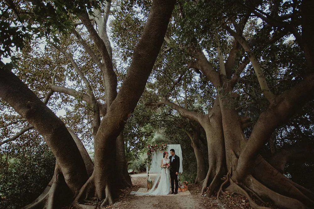 Photo by Wedding Gallery Studio. theweddingnotebook.com