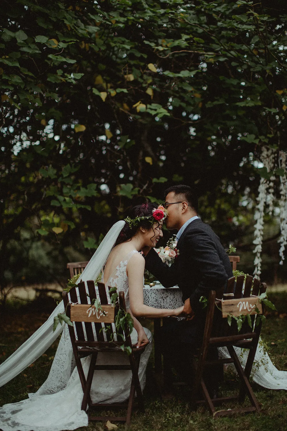 Photo by Wedding Gallery Studio. theweddingnotebook.com