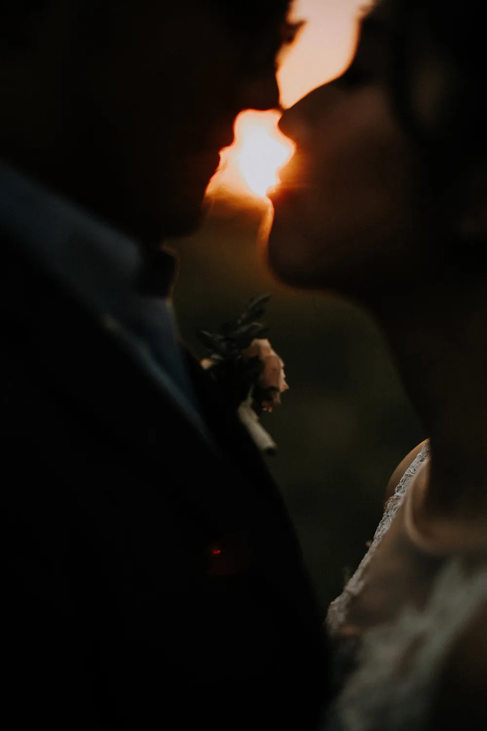 Photo by Wedding Gallery Studio. theweddingnotebook.com