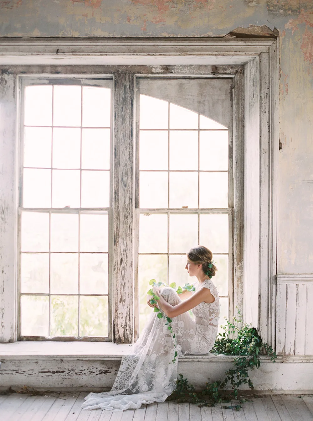Cheyenne - Romantique 2016 Collection. theweddingnotebook.com