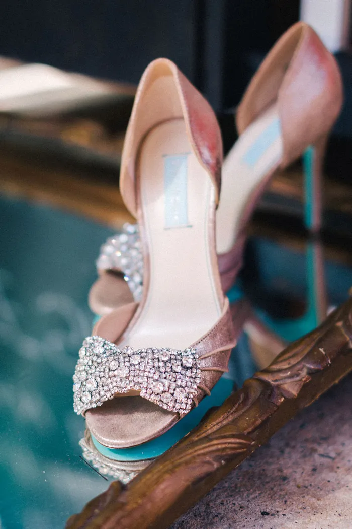 Studio Something Photography. theweddingnotebook.com