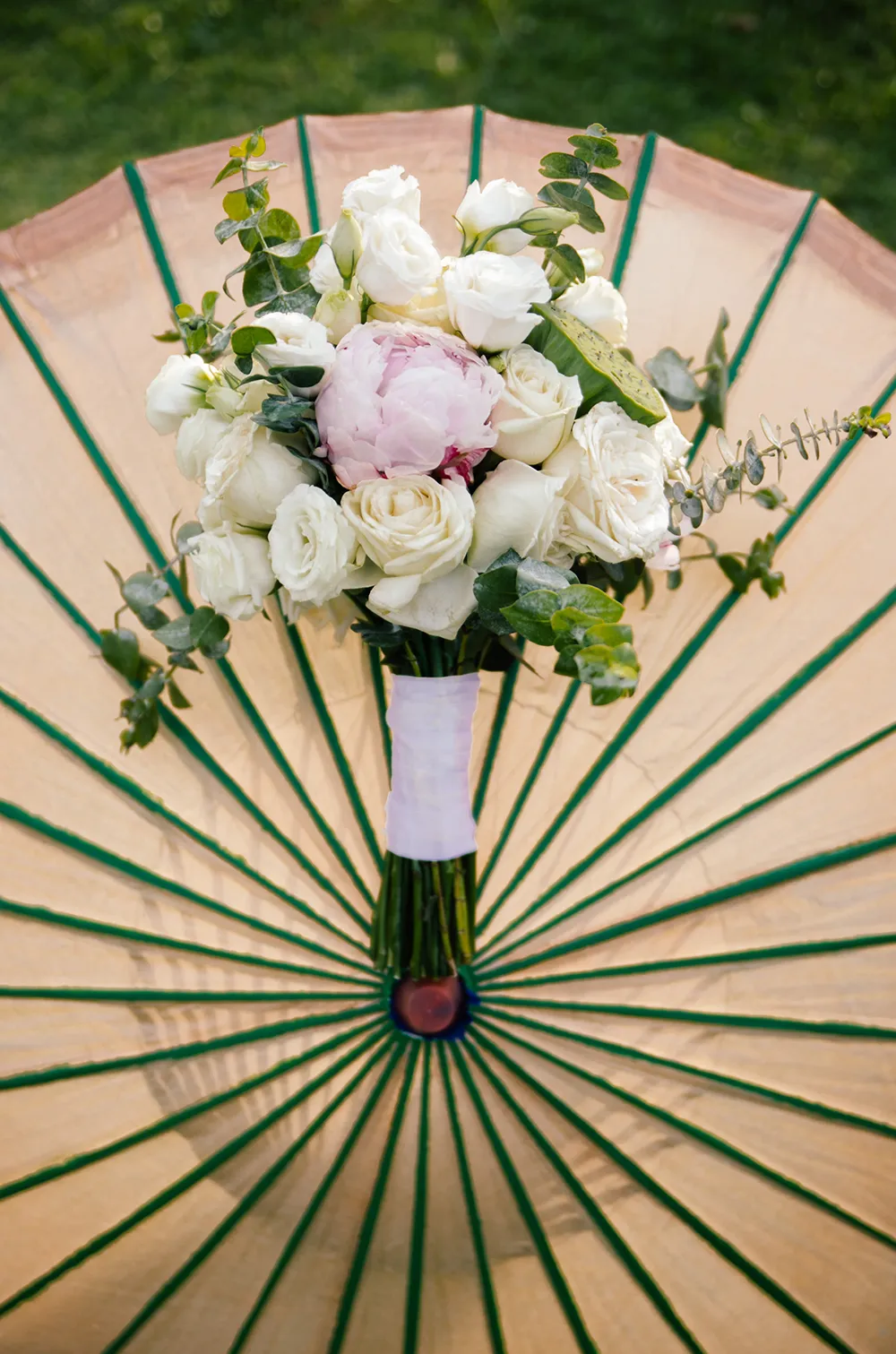 Photo by The Vow Studio. theweddingnotebook.com