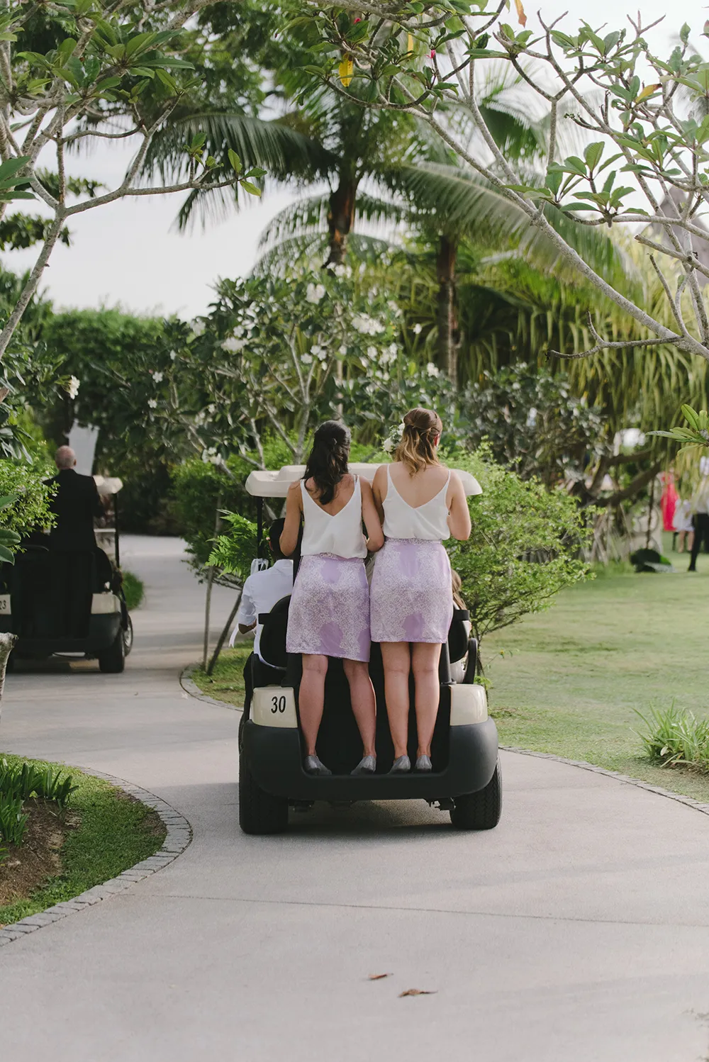 Photo by The Vow Studio. theweddingnotebook.com