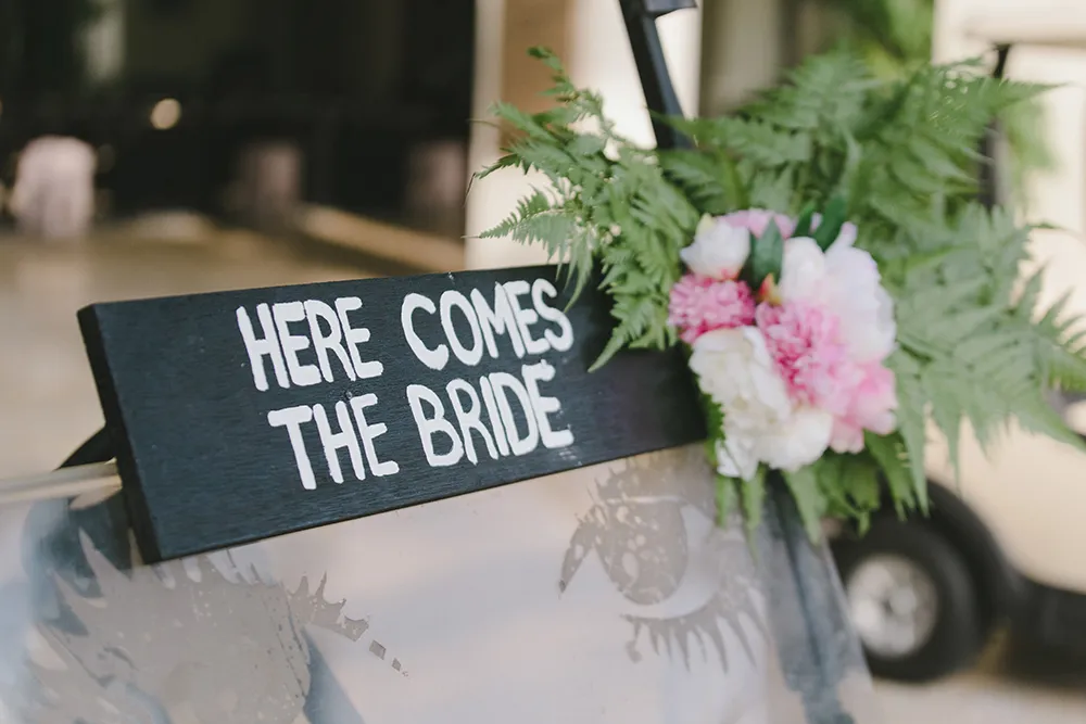 Photo by The Vow Studio. theweddingnotebook.com