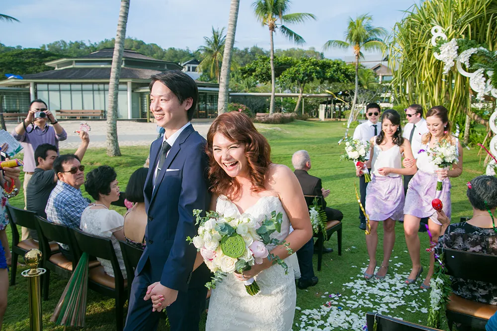 Photo by The Vow Studio. theweddingnotebook.com