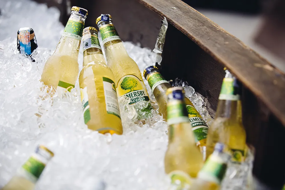 Photo by The Vow Studio. theweddingnotebook.com