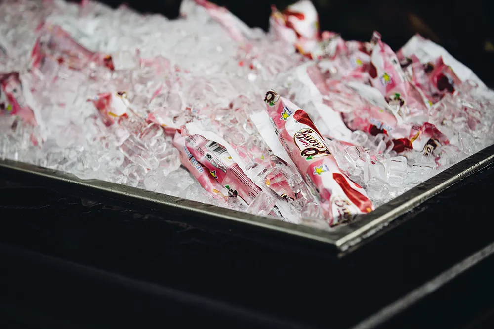 Photo by The Vow Studio. theweddingnotebook.com