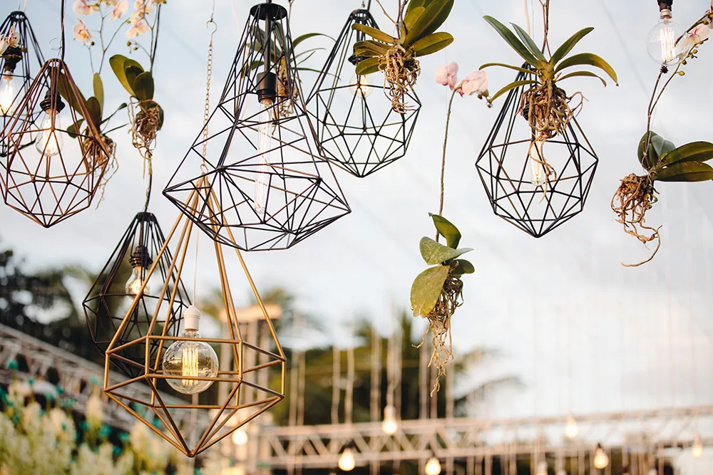 Photo by The Vow Studio. theweddingnotebook.com