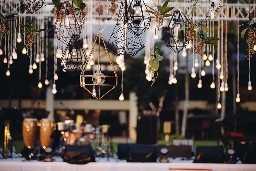 Photo by The Vow Studio. theweddingnotebook.com