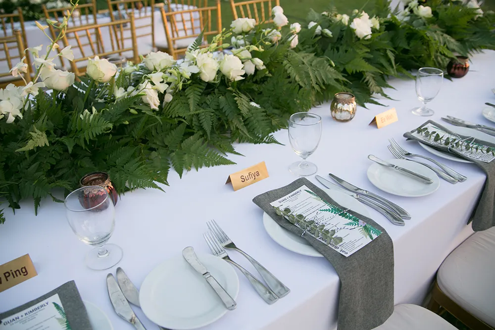 Photo by The Vow Studio. theweddingnotebook.com