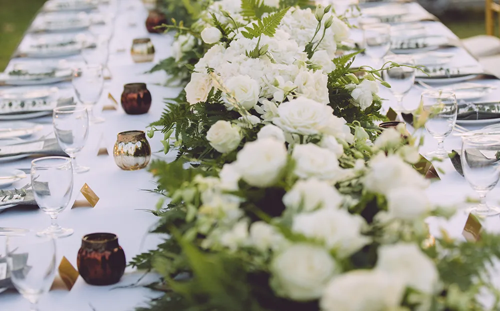 Photo by The Vow Studio. theweddingnotebook.com