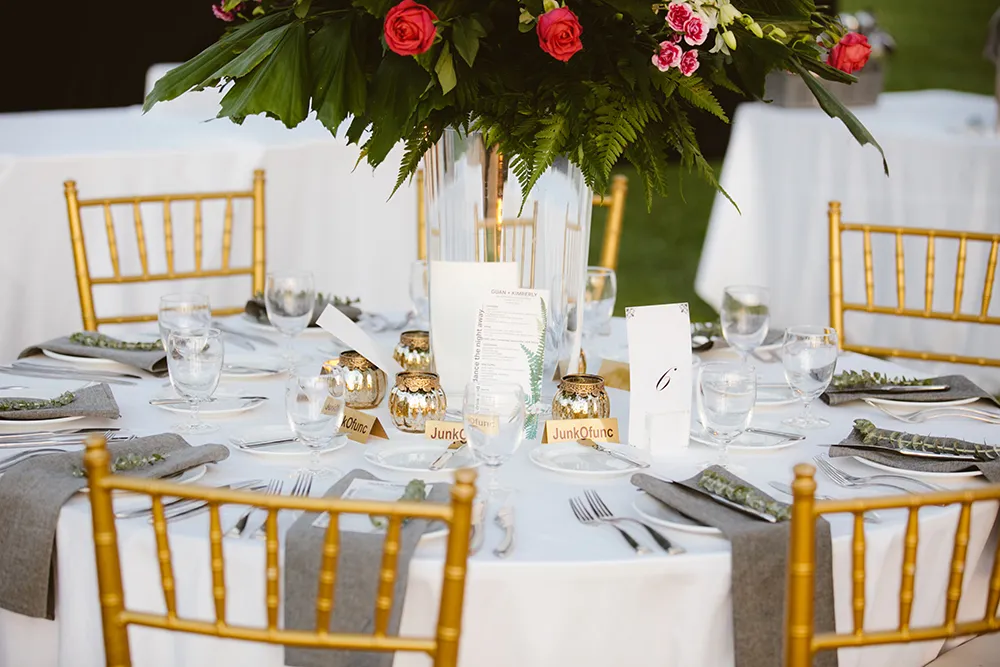 Photo by The Vow Studio. theweddingnotebook.com