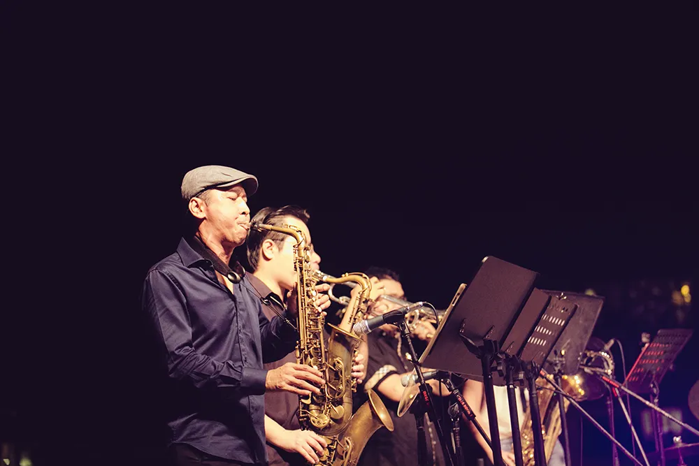 Photo by The Vow Studio. theweddingnotebook.com