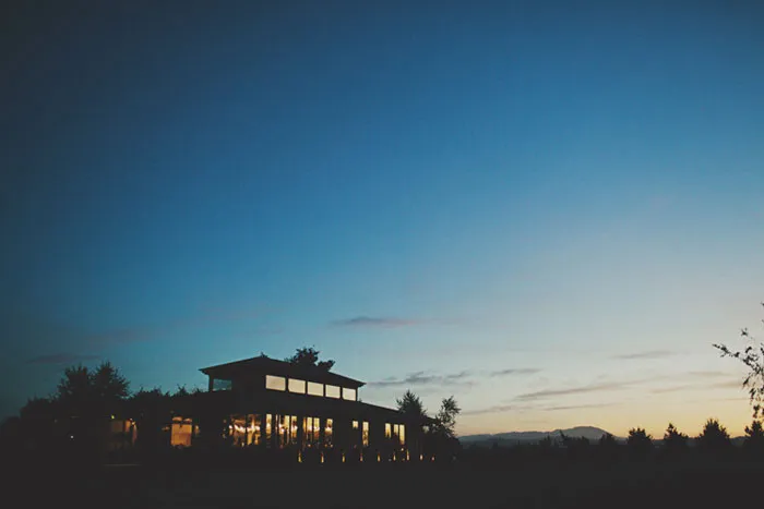 Jonathan Ong Photography. theweddingnotebook.com