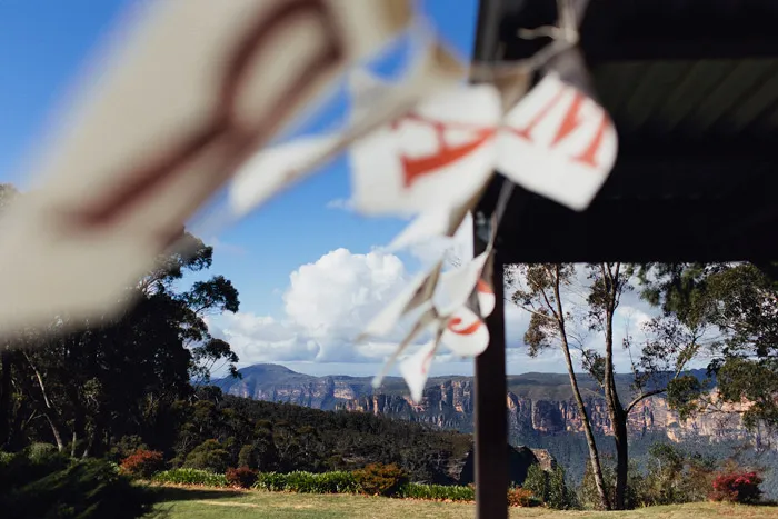 theweddingnotebook.com. Photography by Sayher Heffernan. Wedding at AllView Escape, Blackheath, Australia