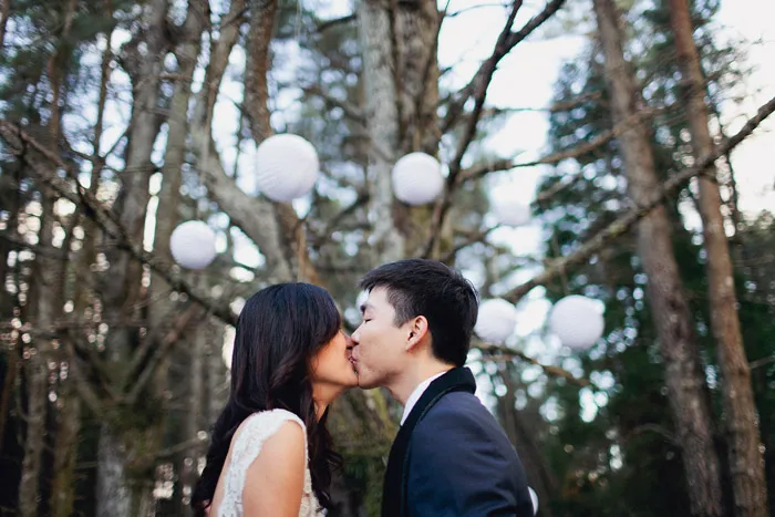 theweddingnotebook.com. Photography by Sayher Heffernan. Rustic Peach