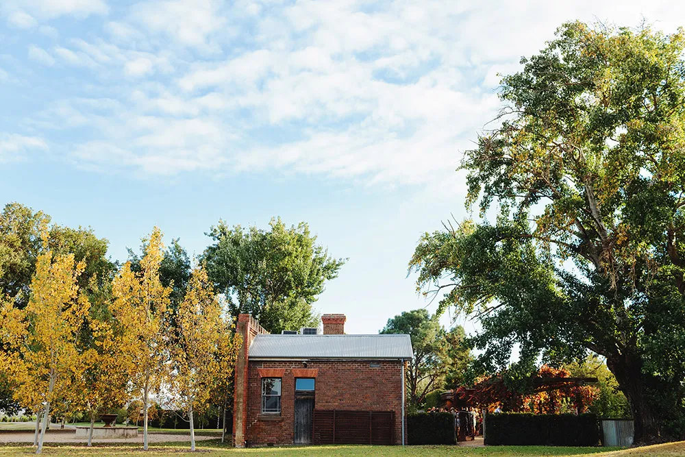 Photo by Jonathan Ong Photography. theweddingnotebook.com