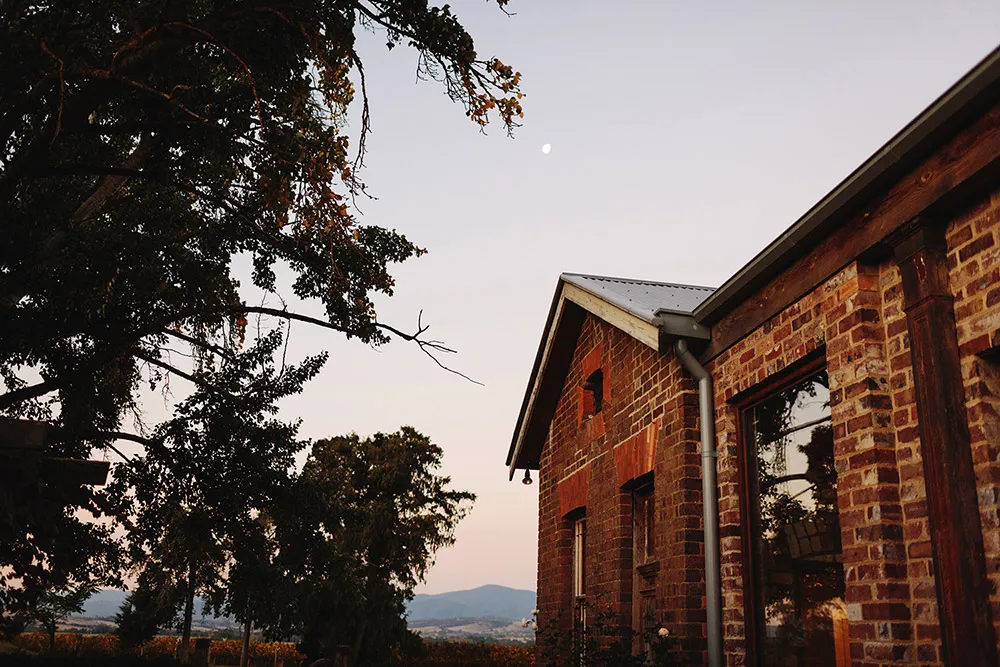 Photo by Jonathan Ong Photography. theweddingnotebook.com
