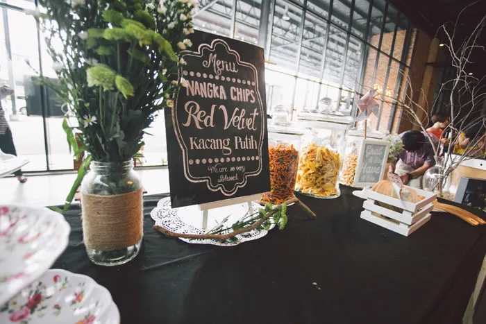 Chong Yee Photography. theweddingnotebook.com