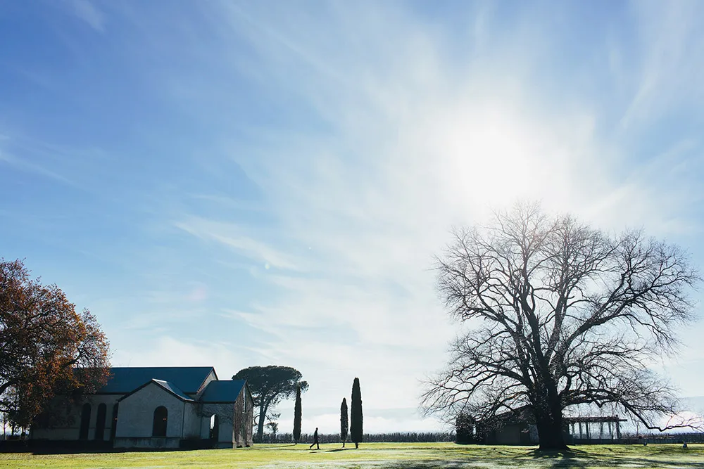 Photo by Sayher Heffernan. theweddingnotebook.com