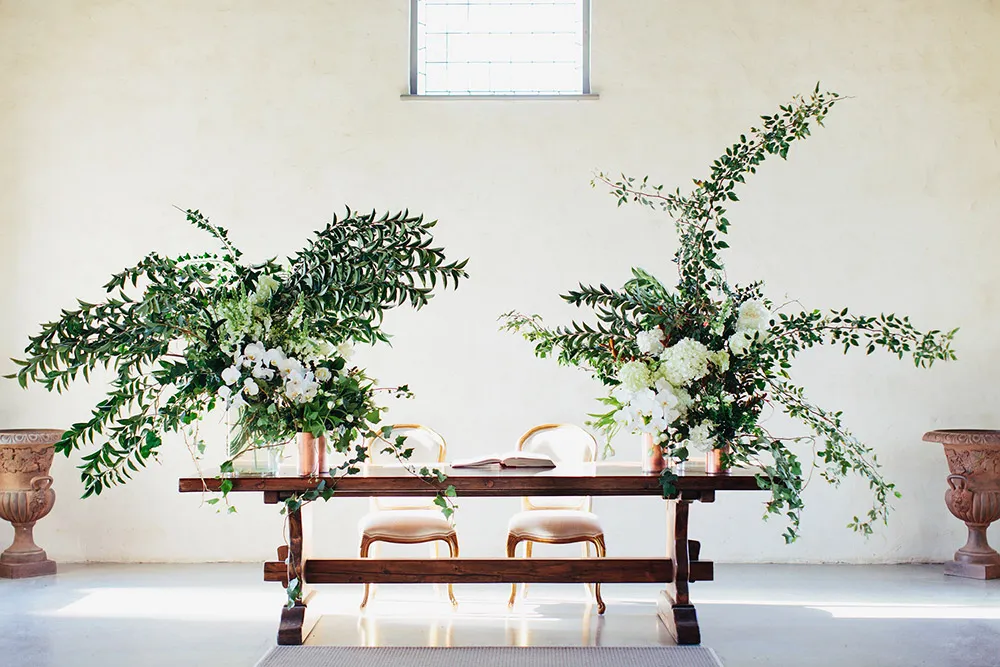 Photo by Sayher Heffernan. theweddingnotebook.com