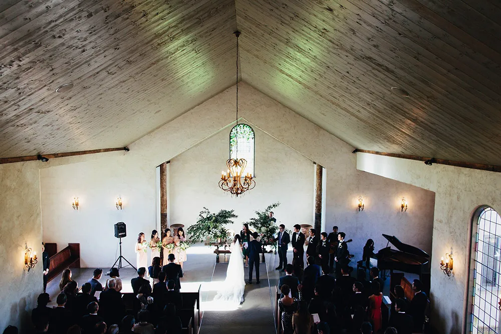 Photo by Sayher Heffernan. theweddingnotebook.com