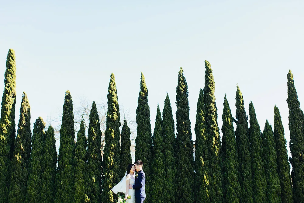 Photo by Sayher Heffernan. theweddingnotebook.com