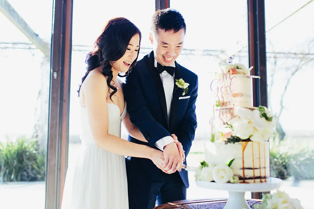 Photo by Sayher Heffernan. theweddingnotebook.com