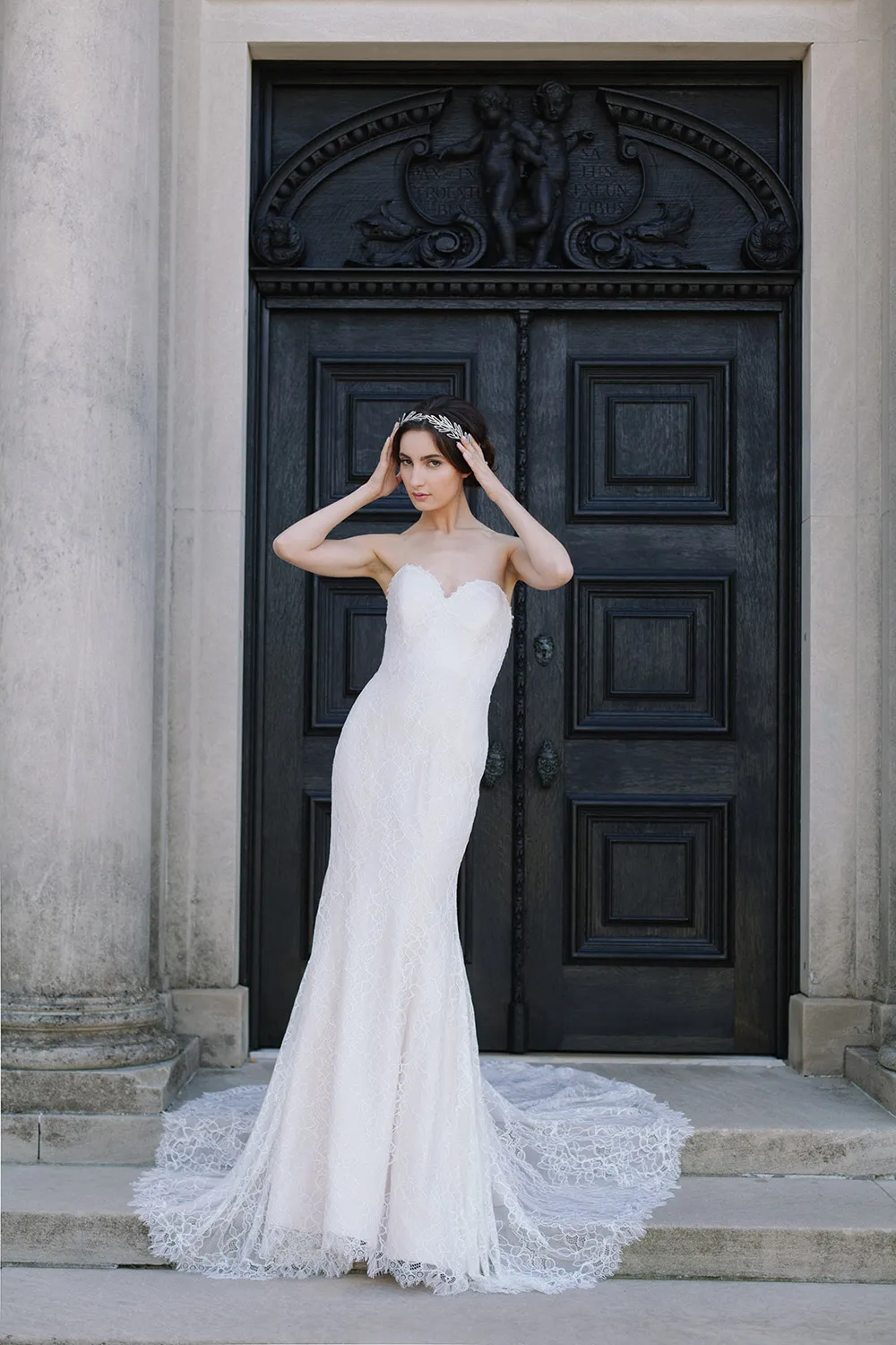 Ava - Sareh Nouri Fall 2016 Collection. theweddingnotebook.com