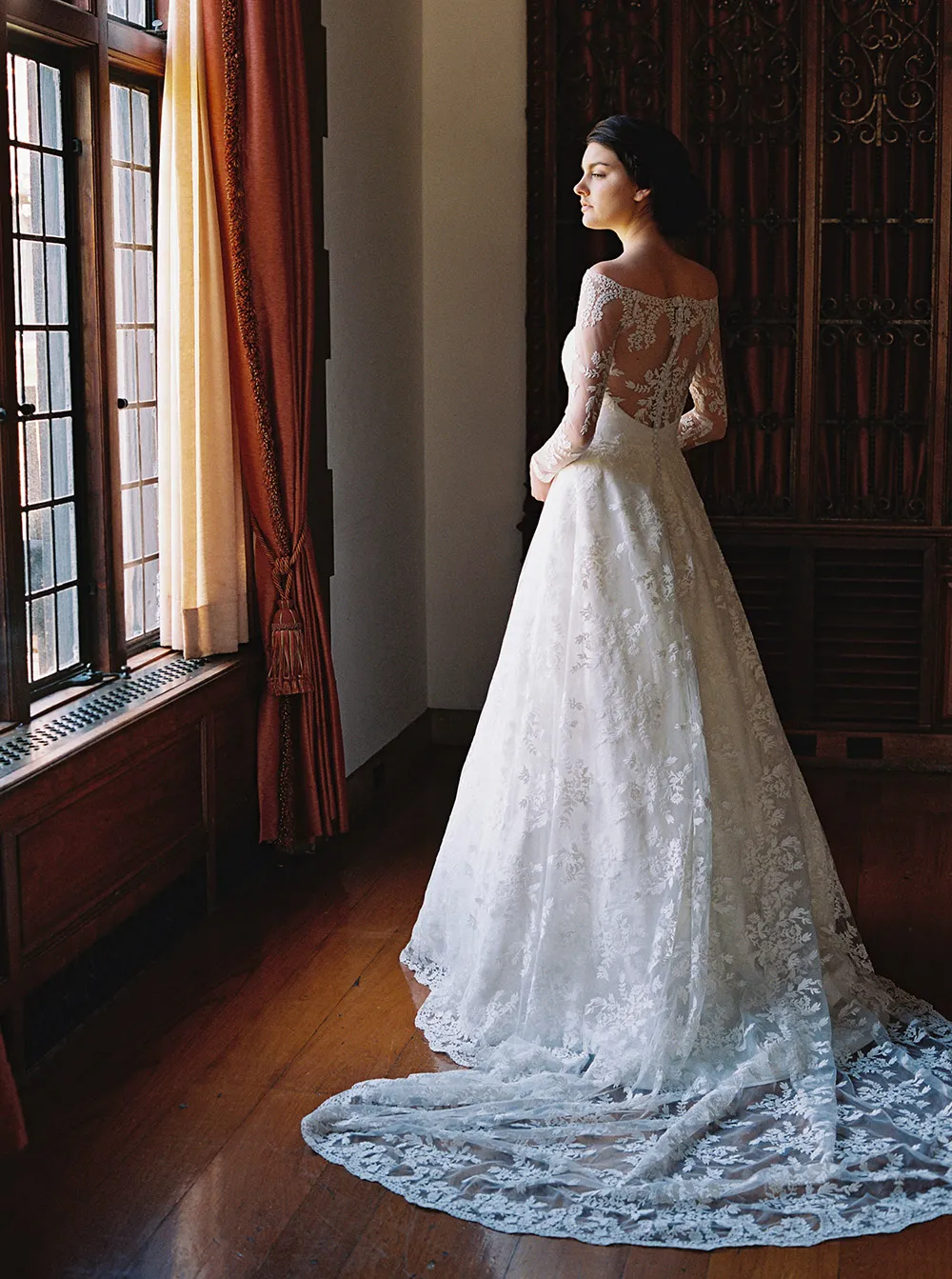 Lily of the Valley: Sareh Nouri – New York Spring 2017 Bridal Collection. theweddingnotebook.com