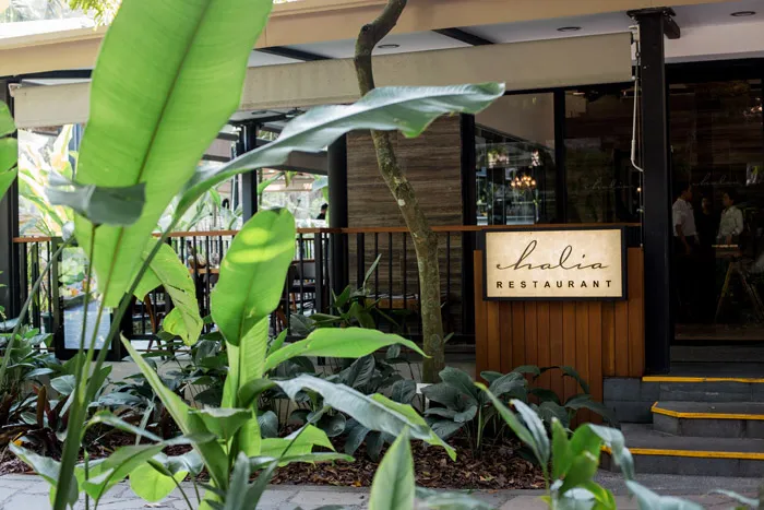 Photo by Bloc Memoire Singapore. theweddingnotebook.com